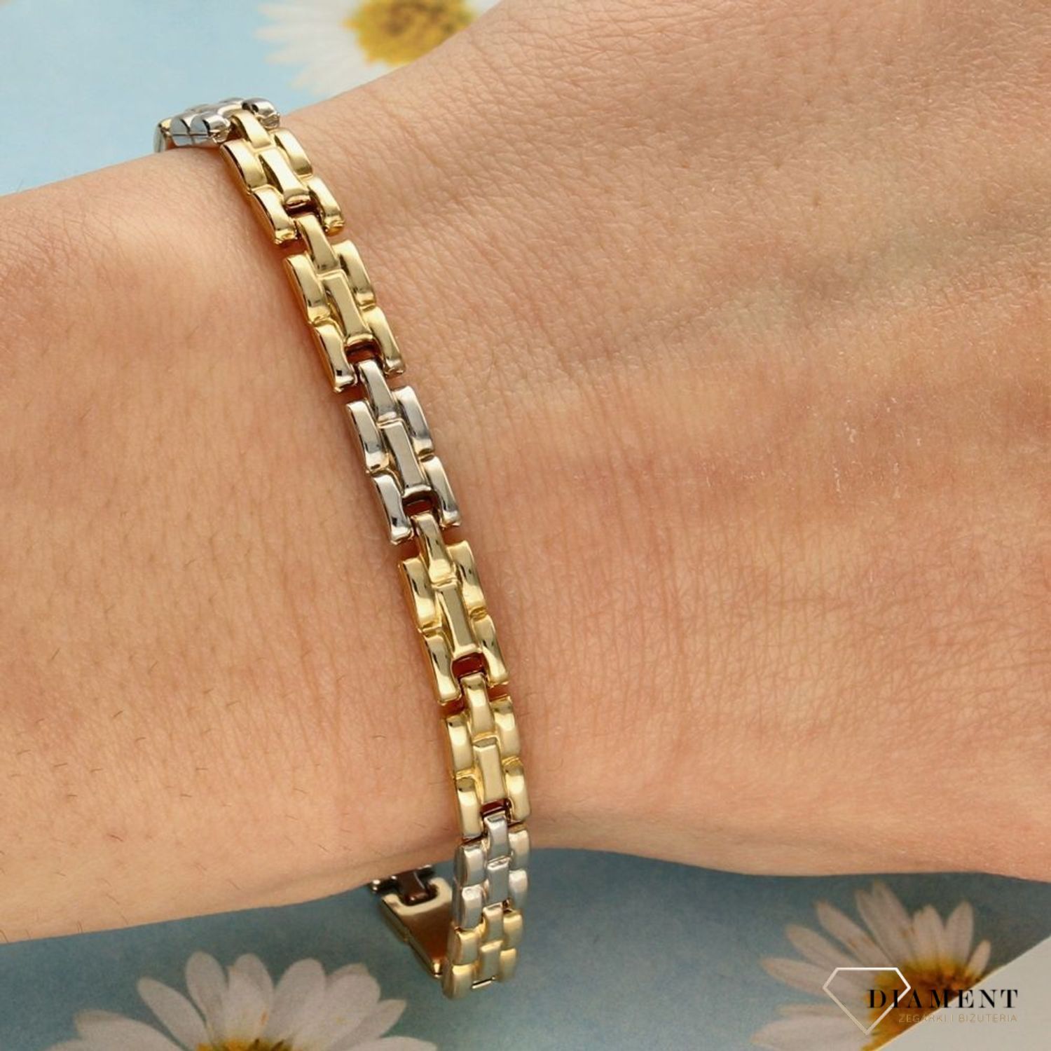 Złota bransoletka elementy ozdobne.Elementy z białym złotem. Złote Bransoletki Damskie w Sklepie z Biżuterią zegarki-diament.pl to idealny pomysł na prezent dla kobiety.11.jpg